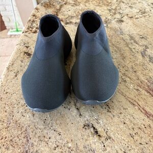 Adidas Yeezy Knit Runner RNR Onyx Black Men’s Size 11.5